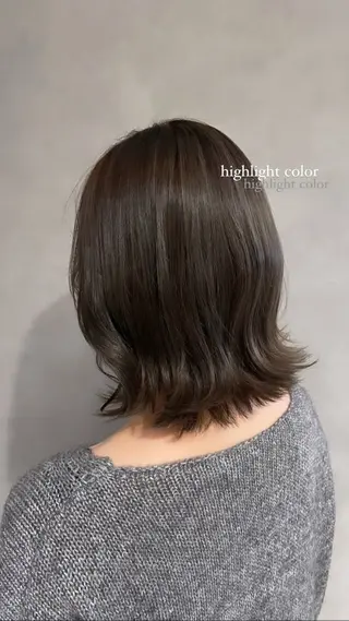 ミディアム カラー ayano / 透明感・くすみカラーのヘアスタイル