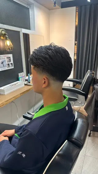 メンズ 律喜/パーマ /メンズ/フェードのヘアスタイル