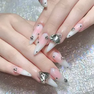 ネイル Queens マオのネイルデザイン