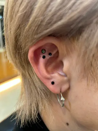 岩月ちさと まつ毛/カラーのヘアスタイル