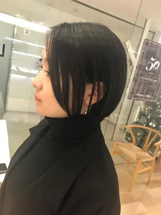 ショート カラー ブリーチ/レイヤー 🌻Mutsumiのヘアスタイル