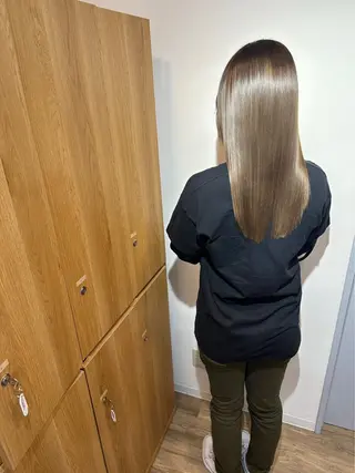 セミロング カラー 新 心寧のヘアスタイル