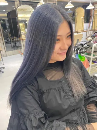 ロング メンズバレイヤージュ 斉藤春のヘアスタイル
