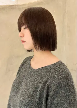 ミディアム カラー effect横浜所属・切りっぱなしボブ/ 艶カラー/綾莉のヘアスタイル