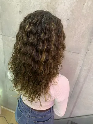 セミロング パーマ HONEY TRAP!所属・HARURU🪮✨ ブレイズ海外ヘアのヘアスタイル