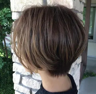 ショート カラー 蟹江 聡太✨レイヤーカットのヘアスタイル