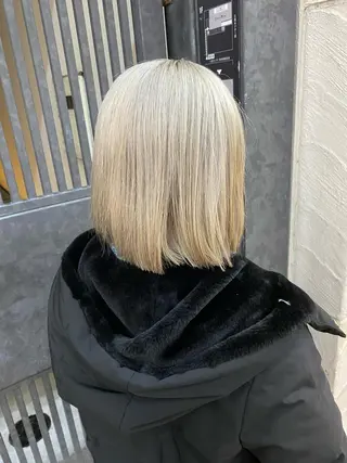 ショート ケリーズグリーン所属・ボブ/艶ハイトーン 森田/嵩士のヘアスタイル