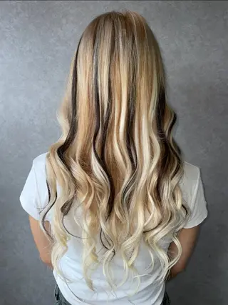 ゾートスサロンモガ所属・スタイリスト まきのヘアスタイル