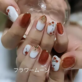 ネイル フラワー ムーンのネイルデザイン