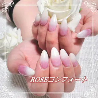 ネイル エステとネイル ローズコンフォートのネイルデザイン