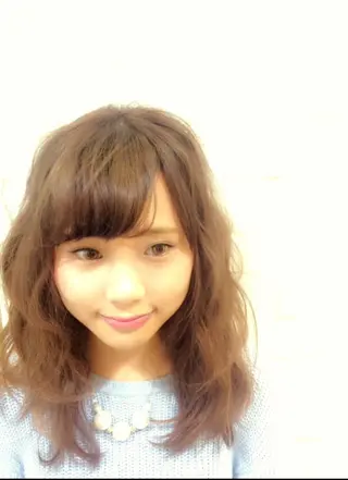 セミロング カラー 内田 芽依子のヘアスタイル