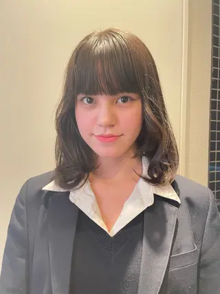 ミディアム Toiro 横浜所属・🎀レイヤー/パーマ カラー/ai🎀のヘアスタイル