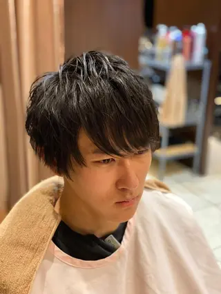 ミディアム 佐々木 宥人のヘアスタイル