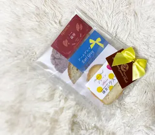 ミディアム カラー パーマ ヘアアレンジ メンズ キッズ ネイル マツエク・マツパ ニキビ跡専門サロン Ａｉｎａのエステ・リラクイメージ