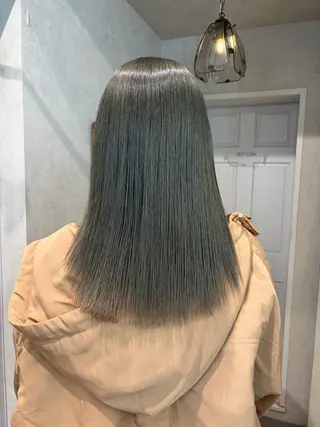 ミディアム カラー 派手髪ハイトーン💛 ネイル💅まりなのヘアスタイル