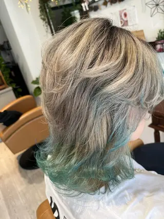 ミディアム 🐺ウルフ× ハイトーン🐺MOEのヘアスタイル