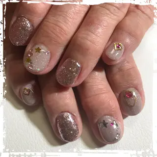 ネイル ECLAT エクラ所属・寺山 千鶴のネイルデザイン