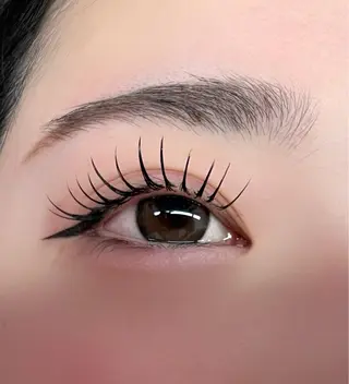 マツエク・マツパ FLY NAIL&Eyelash Salon 梅田店所属・YUKI FUKUMARUのマツエク・マツパデザイン