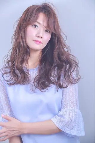 ロング カラー 伊藤 裕貴のヘアスタイル