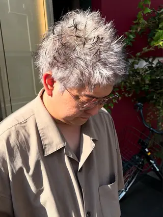 カラー メンズ ホワイト/店長/カラ ー講師/錦糸町/岩崎のヘアスタイル