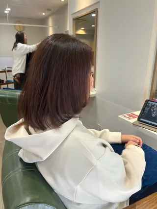 ミディアム 小鴨 美佳のヘアスタイル