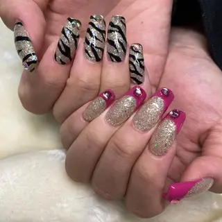 ネイル Beauty Salon amour所属・Seven's / NANAのネイルデザイン