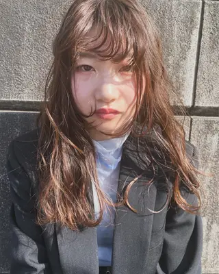 ロング 鈴木瑛里／ブロンド ベージュ／男女のヘアスタイル