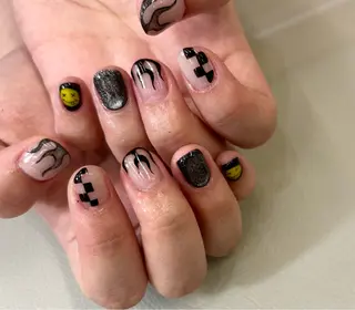 ネイル LovesLaughs下上津役店所属・くろせ れいのネイルデザイン