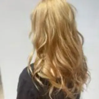 ロング カラー 安井 亮介のヘアスタイル