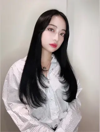 ロング 地毛風カラー/ 吉田菜々子のヘアスタイル