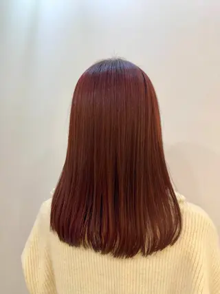 ミディアム 酒井 緋菜のヘアスタイル