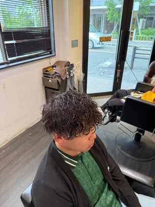 パーマ 大谷 洸生のヘアスタイル