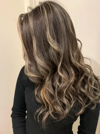 ロング カラー ヘアアレンジ 🎨カラー満足度 500%💫ヅル💫のヘアスタイル