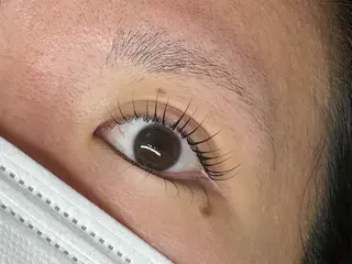 マツエク・マツパ TotalBeautysalonCURE所属・CURE 朱梨のネイルデザイン