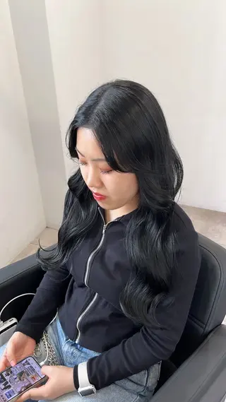 ロング カラー 余崎 優花のヘアスタイル