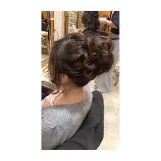 セミロング ヘアアレンジ G LUX(ジールクス)所属・清水 まなのマツエク・マツパデザイン