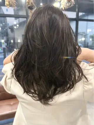 ロング 篠崎 佑季のヘアスタイル