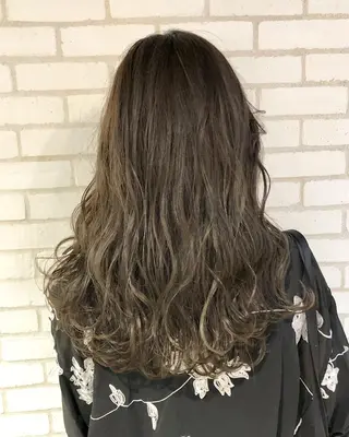 ロング カラー 佐藤 高徳のヘアスタイル