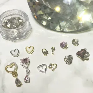 ネイル DEHARA MAKIKOのネイルデザイン