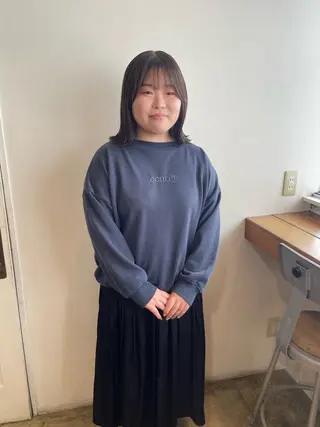 ミディアム カラー MIOベージュカラー 柔らかいカラーのヘアスタイル