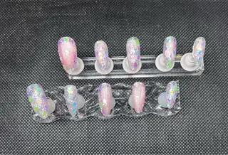 ネイル Emiネイルサロン＆スクール所属・Yui ゆいのネイルデザイン