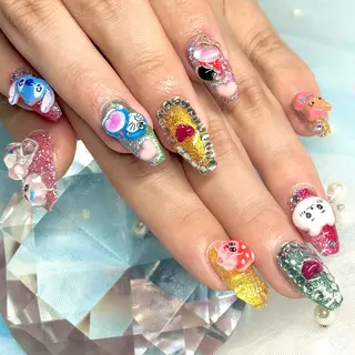 ネイル ルシイ🎀新宿長さ 出しパーツ専門店のネイルデザイン