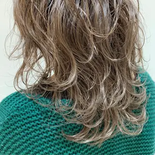 ロング カラー ヘアアレンジ 金澤 夏海のヘアスタイル