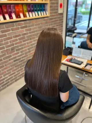 ロング カラー 山路 結花のヘアスタイル