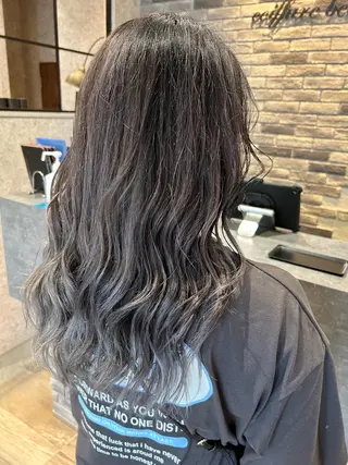 ロング Kobayashi ハイライト/ショートのヘアスタイル