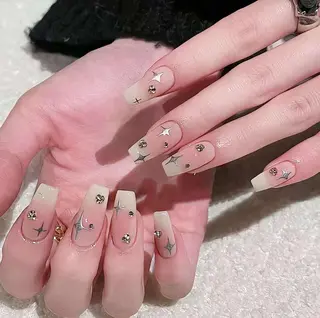 ネイル VIVIAN エイのネイルデザイン