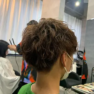 パーマ メンズ _WHITE所属・ダウンパーマ 曲がる縮毛矯正のヘアスタイル