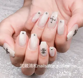 ネイル R inのネイルデザイン