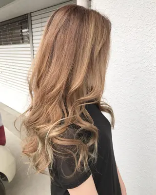 ロング カラー レイヤーカット匠 イソザキノリユキのヘアスタイル