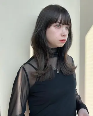 セミロング カラー レイヤー/顔周り /透明感🩶高橋大のヘアスタイル